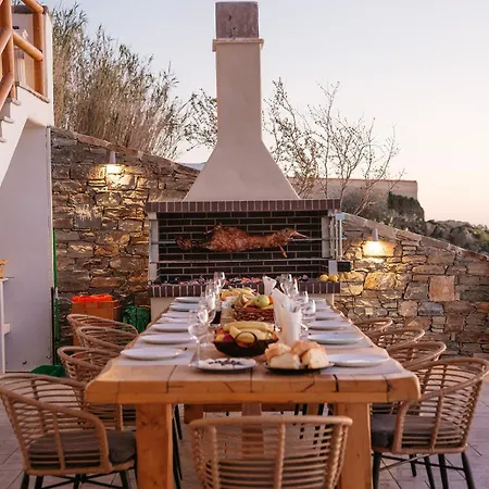 Papa Glinado Naxos