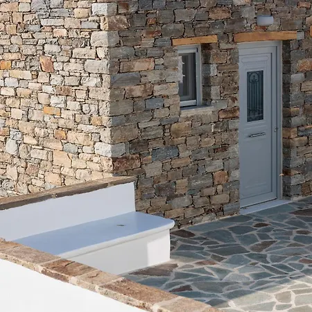Papa Glinado Naxos